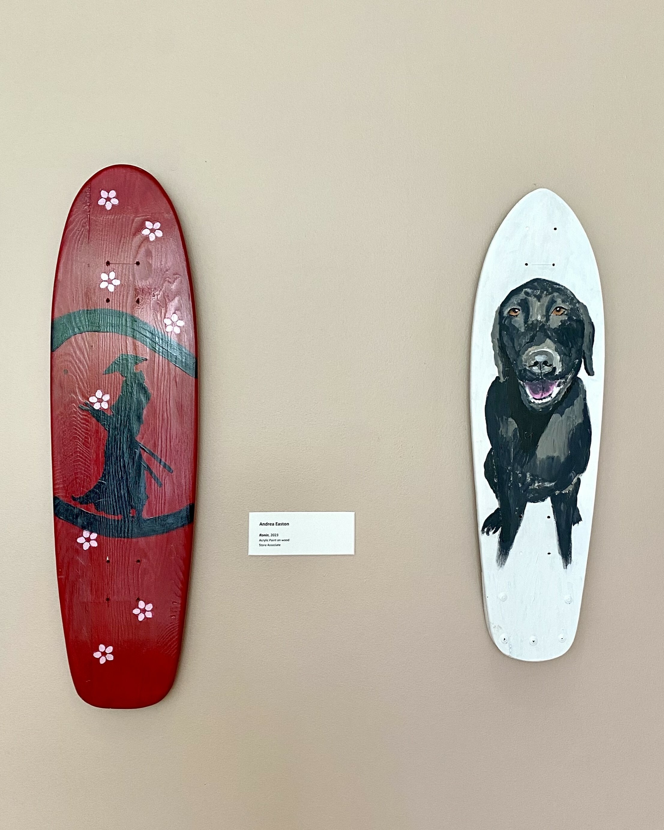 (Left) Andrea Easton, "Ronin," 2023, Acrylic paint on wood; (Right) Lisa Lappe, "Nile," 2023, Paint on wood